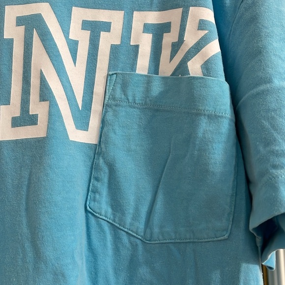 Bundle 2 for $20😀 VS Pink T-shirt - Picture 3 of 12